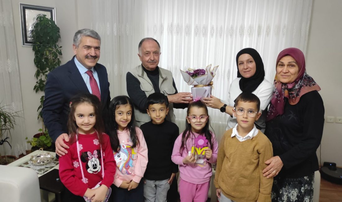Erzincan Demirkent TOKİ İlkokulu öğrencileri 24 Kasım Öğretmenler Günü etkinlikleri