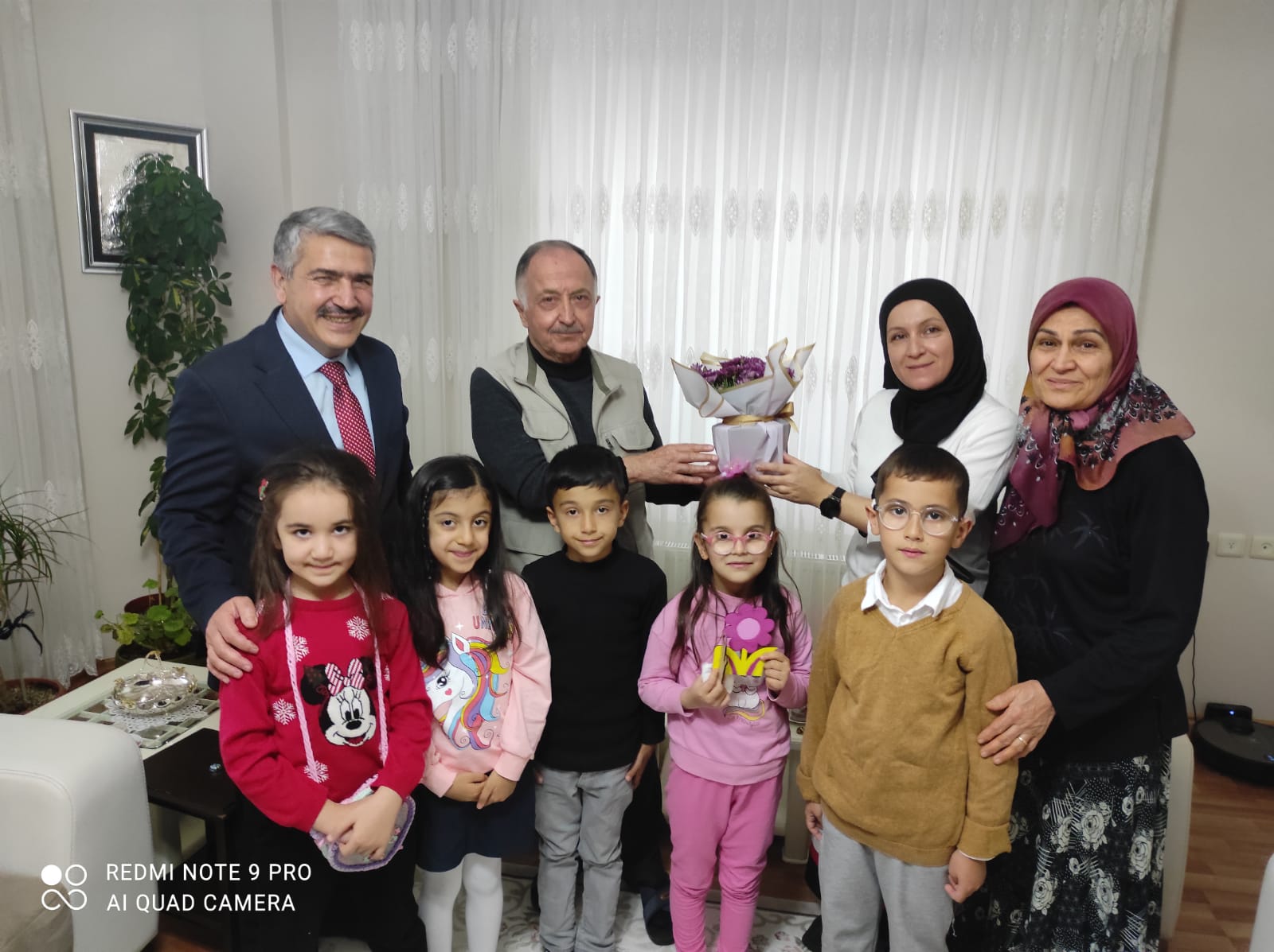 Erzincan Demirkent TOKİ İlkokulu öğrencileri 24 Kasım Öğretmenler Günü etkinlikleri