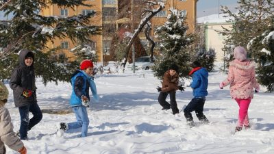 Dün akşam saatlerinde başlayan ve devam eden kar ve tipi