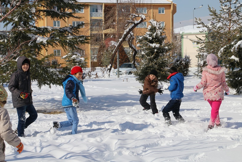 Dün akşam saatlerinde başlayan ve devam eden kar ve tipi