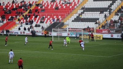 TFF 2. Lig beyaz gurup 12. Hafta mücadelesinde 24Erzincanspor sahasında