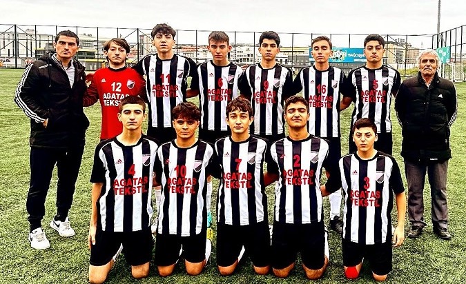 Bağcılar Belediye İstoç stadında oynanan Ateştuğla spor İstanbul Gençlergücü spor