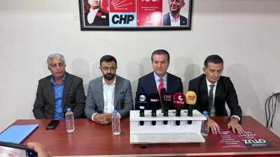CHP Erzincan Milletvekili Mustafa Sarıgül, CHP Erzincan İl Başkanlığında bir