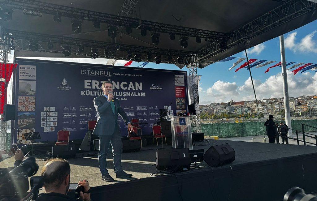 İstanbul Yenikapı Meydanında düzenlenen Erzincan tanıtım günleri etkinliklerinde konuşan CHP