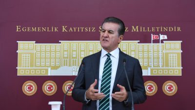 CHP Erzincan Milletvekili Mustafa Sarıgül, TBMM’de bir basın toplantısı düzenleyerek