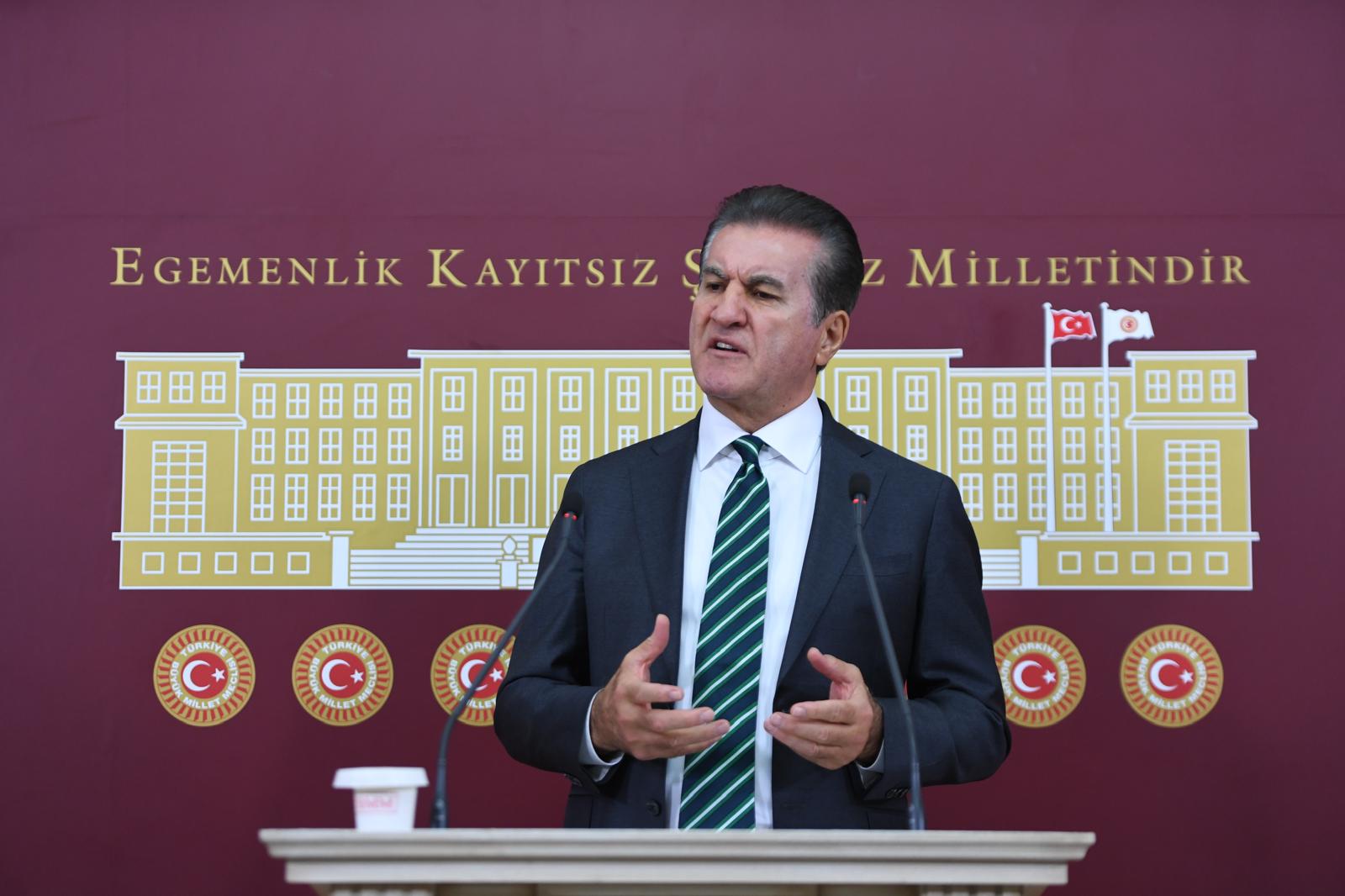 CHP Erzincan Milletvekili Mustafa Sarıgül, TBMM’de bir basın toplantısı düzenleyerek