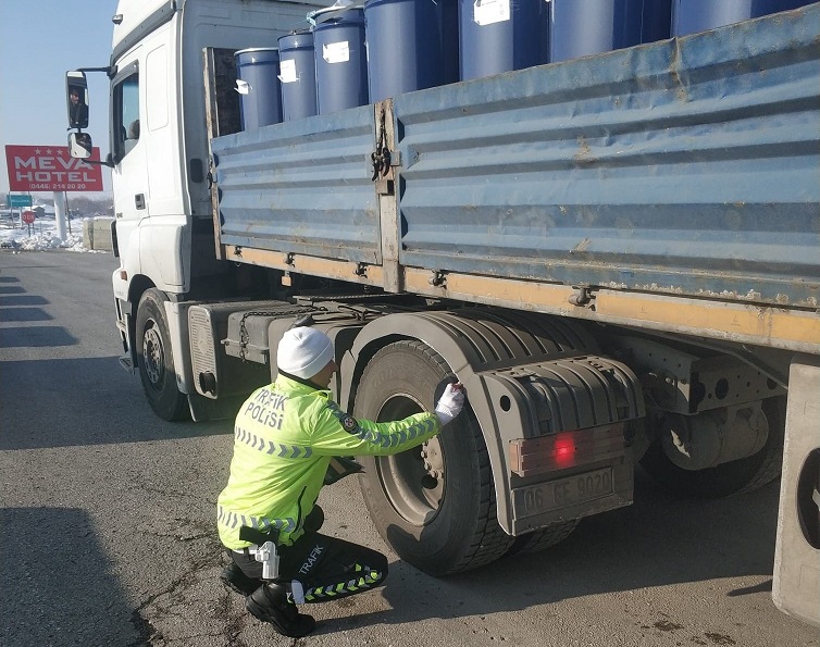 Erzincan’da İl Emniyet Müdürlüğü Bölge Trafik Denetleme Şube Müdürlüğü ekiplerince