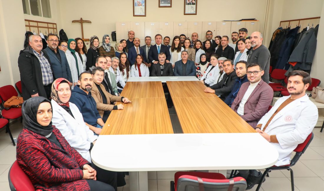 Aralıklarla okul ziyaretlerini sürdüren Erzincan Valisi Hamza Aydoğdu, İpek Yolu