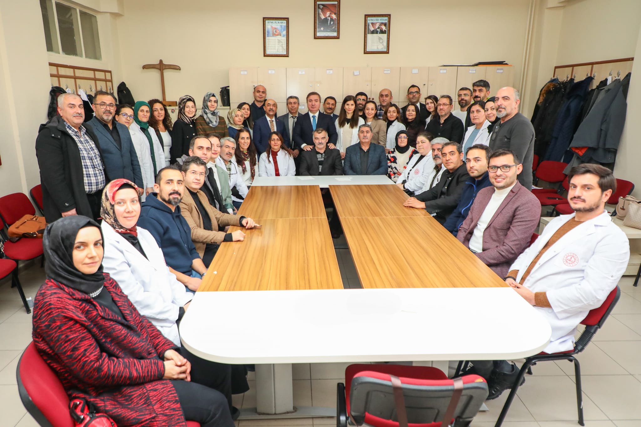 Aralıklarla okul ziyaretlerini sürdüren Erzincan Valisi Hamza Aydoğdu, İpek Yolu