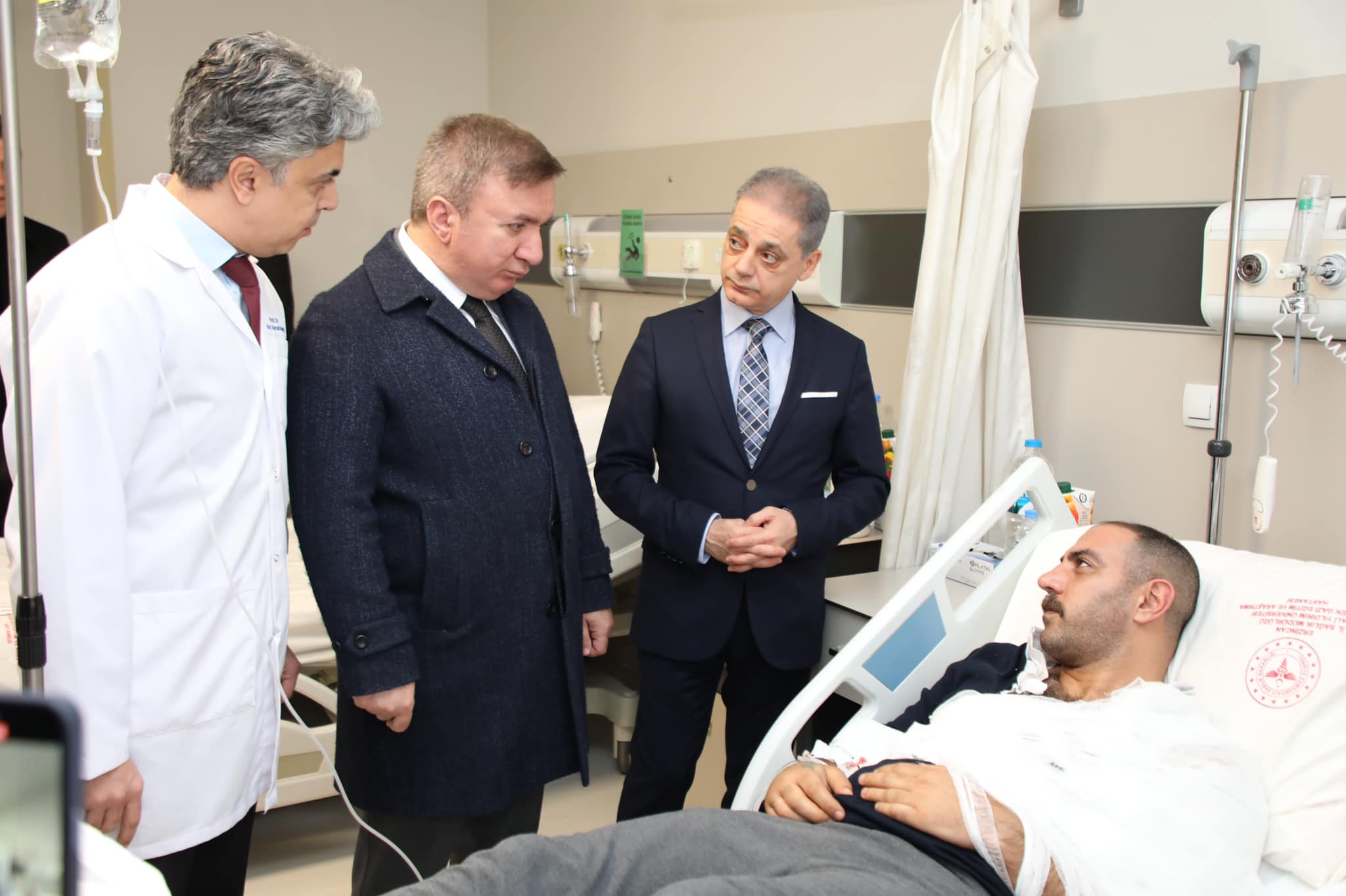 Hafta sonu Erzincan Sakaltutan mevkiinde meydana gelen kazada yaralanan vatandaşları