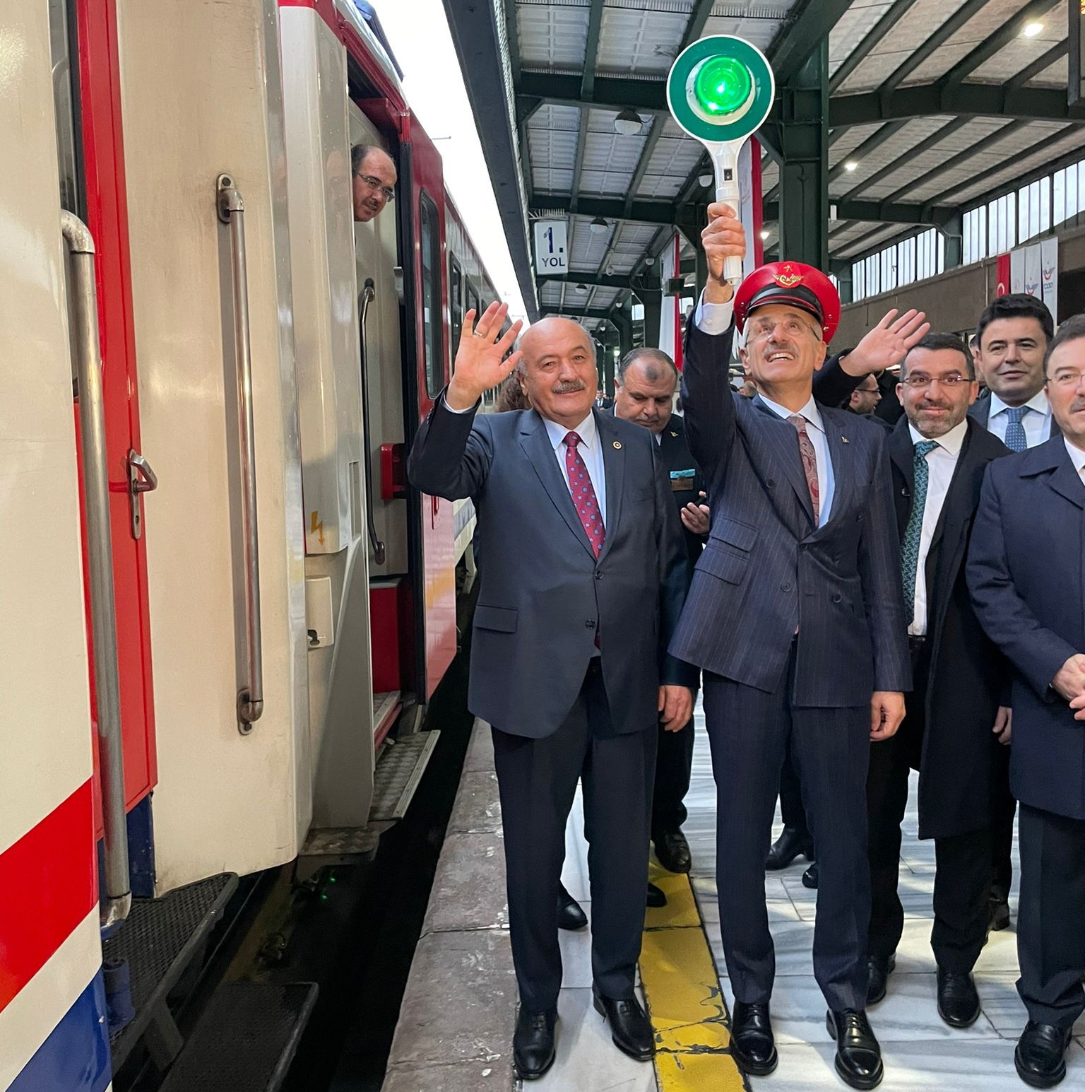 Turistik Doğu Ekspresi 2024-2025 dönemi seferlerine bugün gündüz saatlerinde Ulaştırma