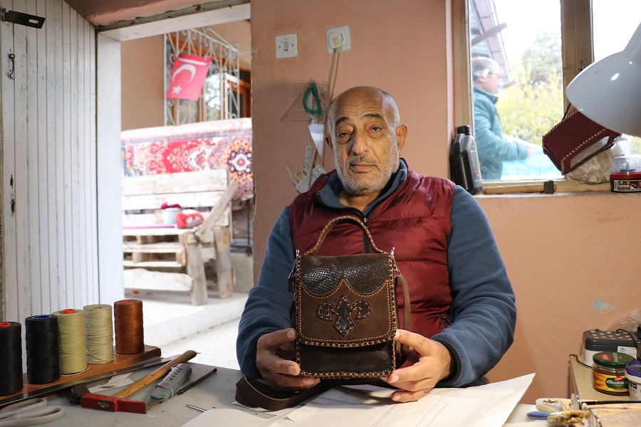 Küçük yaşta geçirdiği menenjit hastalığı sonrası engelli durumuna düşen 58
