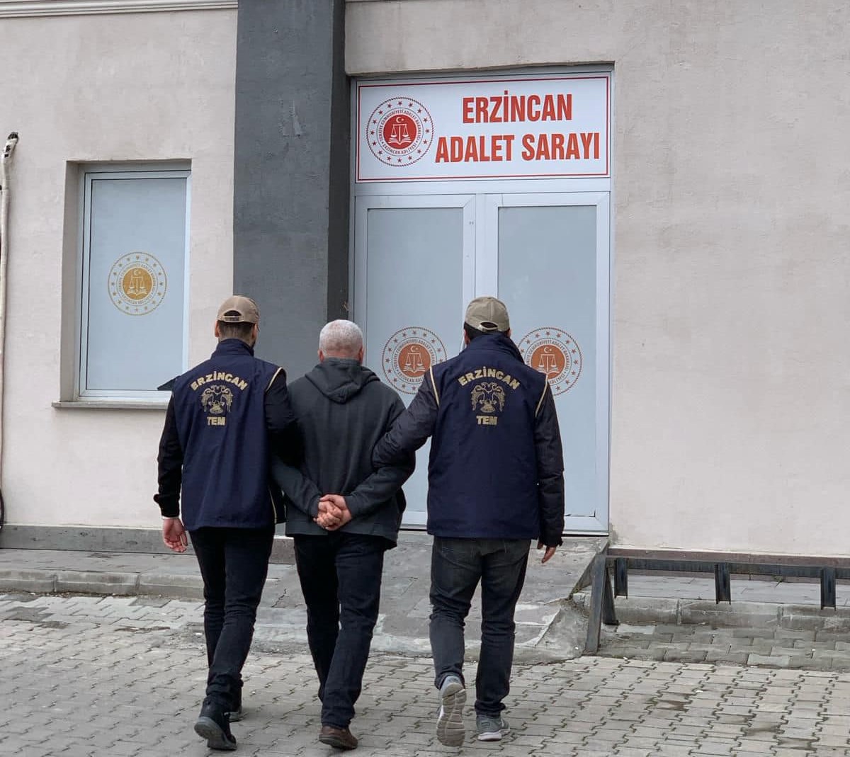 Erzincan İl Emniyet Müdürlüğünce aranan şahıslara yönelik yapılan çalışmalarda; toplamda