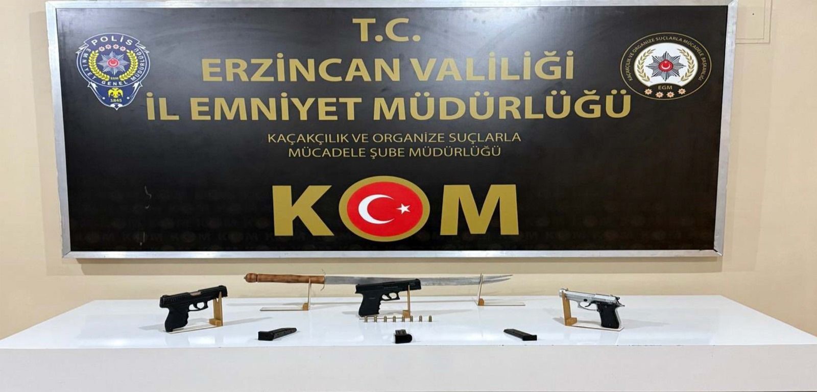 Erzincan Polisi kent genelinde suç ve suçlulara yönelik gerçekleştirdiği çalışmalar