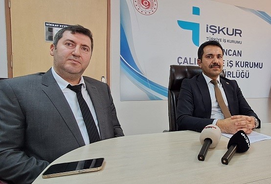 Basın mensuplarıyla bir araya gelen Erzincan İŞ-KUR İl Müdürü Ahmet