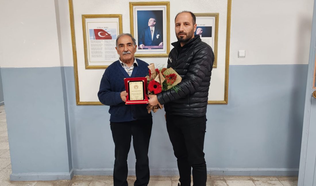 Erzincan’ın merkez Beşsaray İlkokulunda emekli olan 68 yaşındaki hizmetli Binali