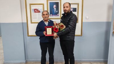 Erzincan’ın merkez Beşsaray İlkokulunda emekli olan 68 yaşındaki hizmetli Binali