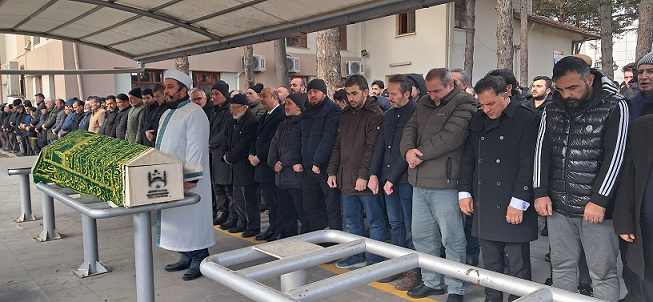 Küçük yaşlarda geçirdiği böbrek rahatsızlığının ilerlemesi ve yaklaşık 3 ay