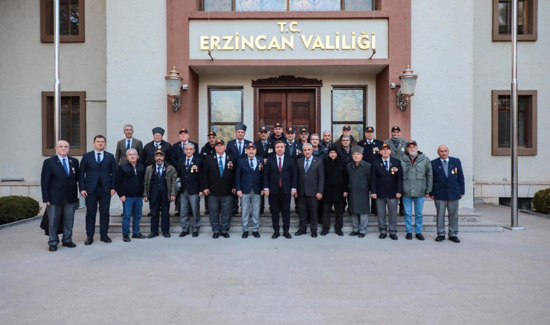 Erzincan Valisi Hamza Aydoğdu, "Şehitlerimize Gidiyoruz Projesi" kapsamında Kars Sarıkamış'ta