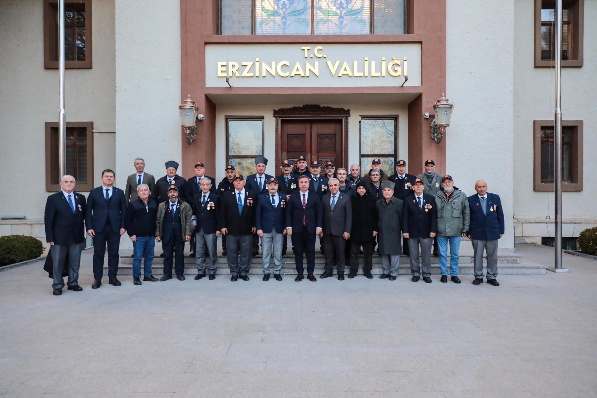 Erzincan Valisi Hamza Aydoğdu, "Şehitlerimize Gidiyoruz Projesi" kapsamında Kars Sarıkamış'ta
