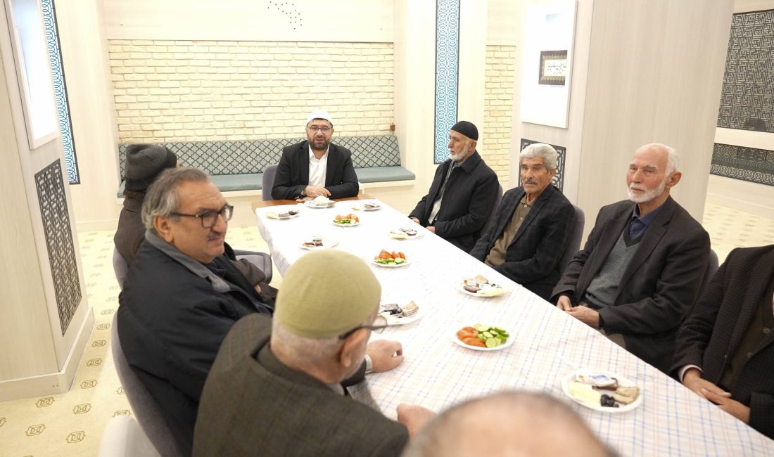 Erzincan İl Müftüsü İsmail Fakirullahoğlu rehberliğinde, çalışan personele ve emekli