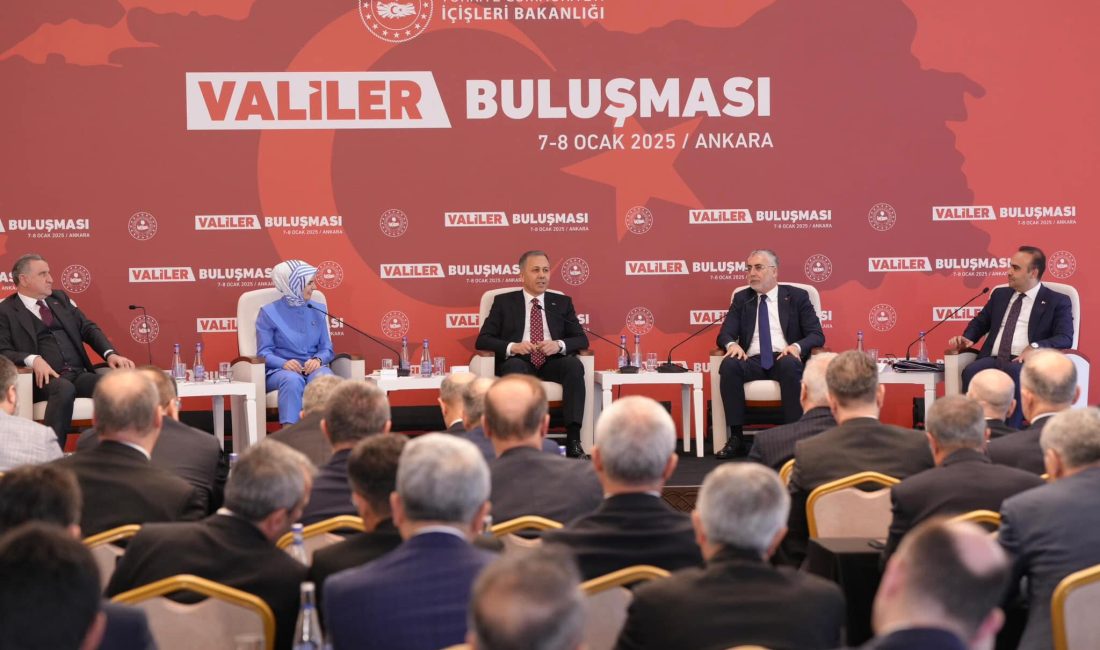 Erzincan Valisi Hamza Aydoğdu, Cumhurbaşkanı Yardımcısı Cevdet Yılmaz ve İçişleri