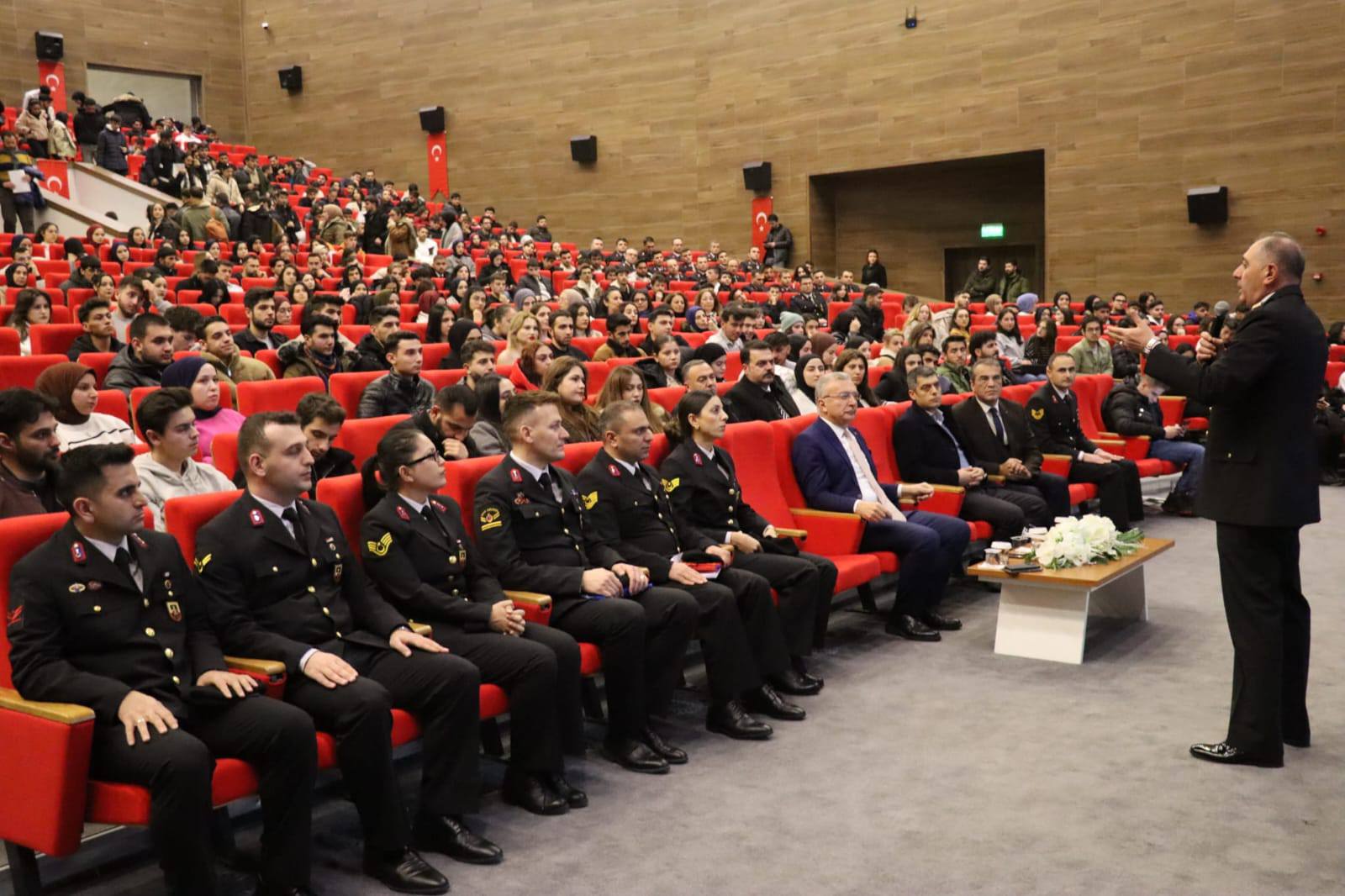Erzincan İl Jandarma Komutanlığı tarafından Erzincan Binali Yıldırım Üniversitesi öğrencilerine