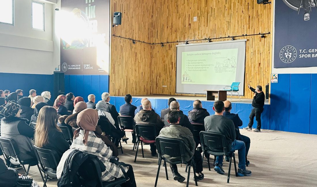 Erzincan Valisi Hamza Aydoğdu ilçe kaymakamlarının katılımı ile gerçekleştirdiği istişare