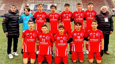 Güngören Belediye stadında oynanan İstanbul Gençlergücü spor Bayrampaşa Teknik spor