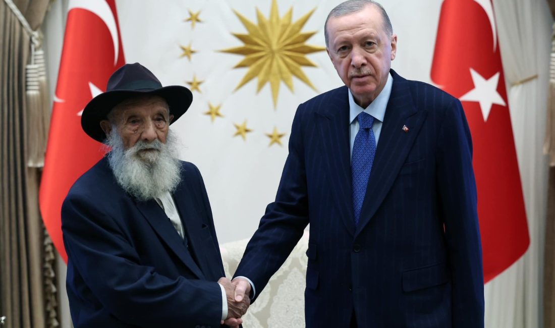 Cumhurbaşkanı Recep Tayyip Erdoğan, Erzincan’ın kanaat önderlerinden Ahmet uğurlu dedeyi