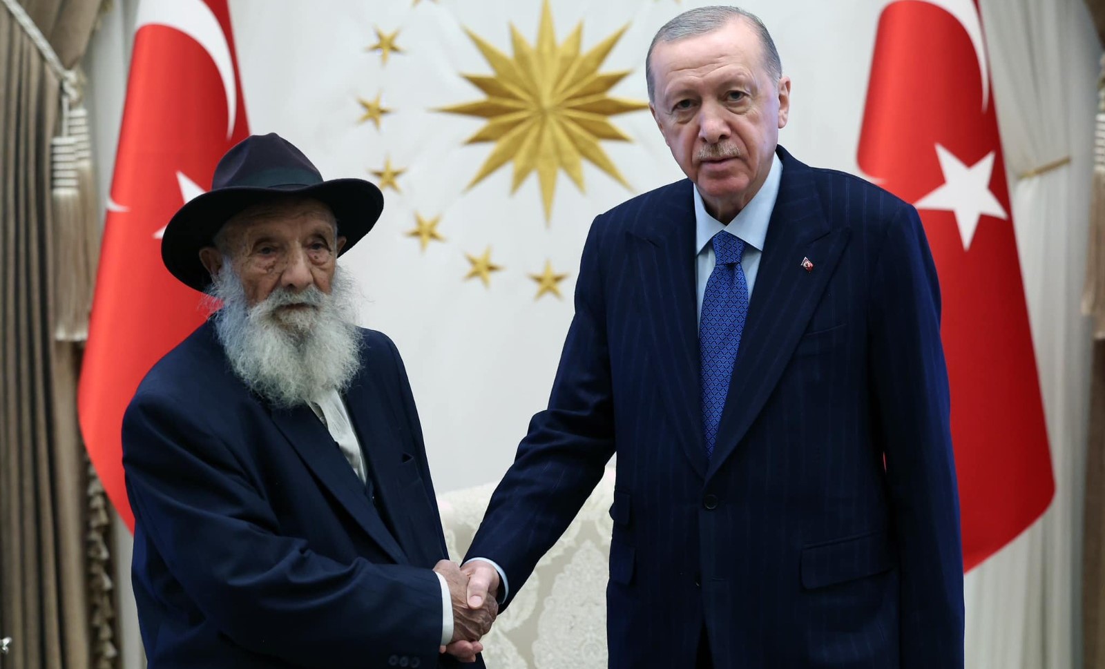 Cumhurbaşkanı Recep Tayyip Erdoğan, Erzincan’ın kanaat önderlerinden Ahmet uğurlu dedeyi