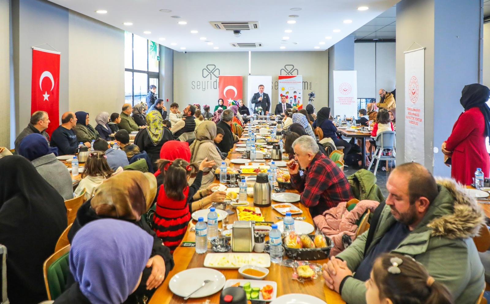 Aile ve Sosyal Hizmetler İl Müdürlüğünün düzenlediği kahvaltı programında koruyucu