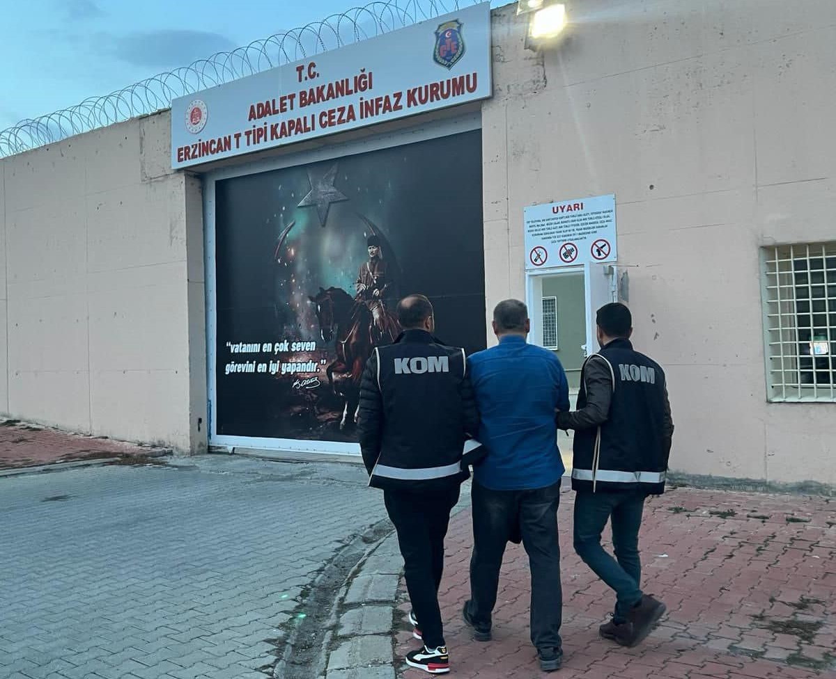 Erzincan Polisi araması bulunan şahıslara yönelik yaptığı operasyonlarda 71 yıl