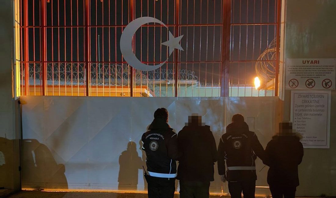 Göçmen kaçakçılığı ile mücadele kapsamında Erzincan polisinin düzenlediği operasyonda yakalanan