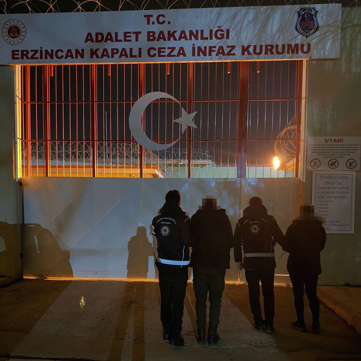 Göçmen kaçakçılığı ile mücadele kapsamında Erzincan polisinin düzenlediği operasyonda yakalanan