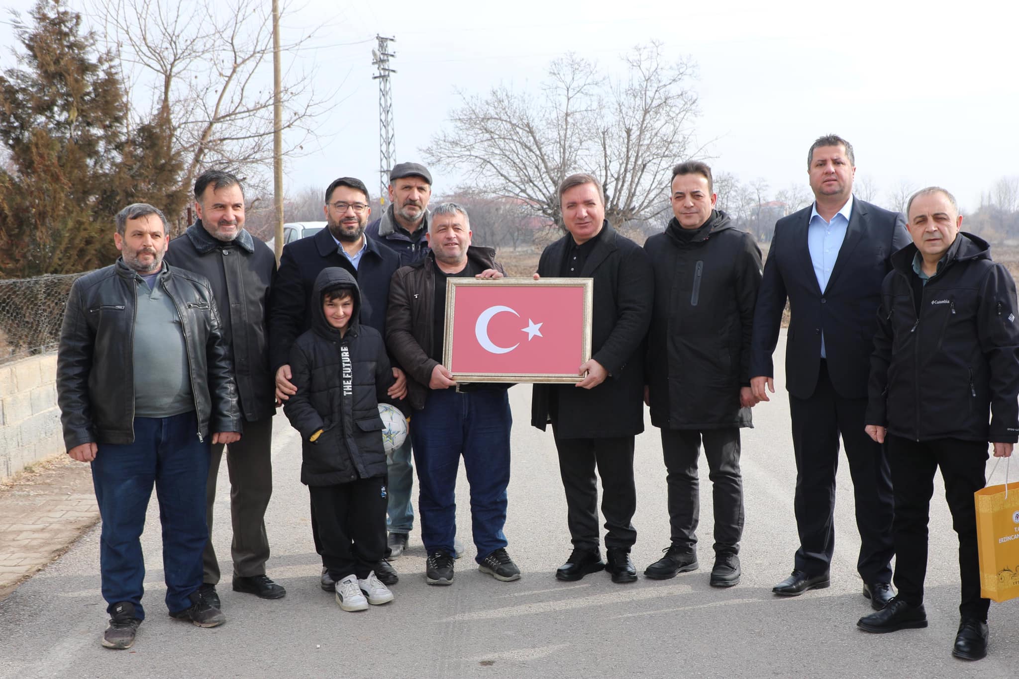 Şehit aileleri ziyaretlerine devam eden Erzincan Valisi Hamza Aydoğdu; ‘‘Vatan