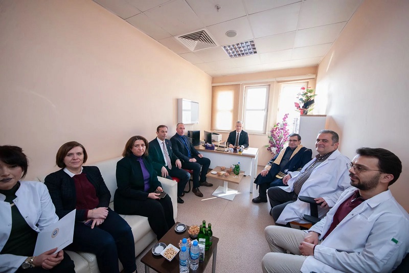 Erzincan Binali Yıldırım Üniversitesi Rektörü Prof. Dr. Akın Levent, Rektör