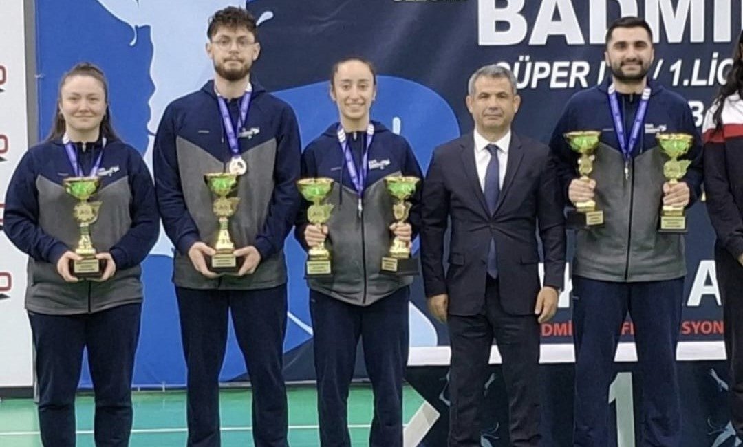 Erzincanlı Milli sporcular yıl boyunca başarılı performanslarından dolayı Türkiye Badminton
