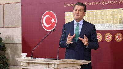 CHP Erzincan Milletvekili Mustafa Sarıgül, TBMM’de bir basın toplantısı düzenleyerek