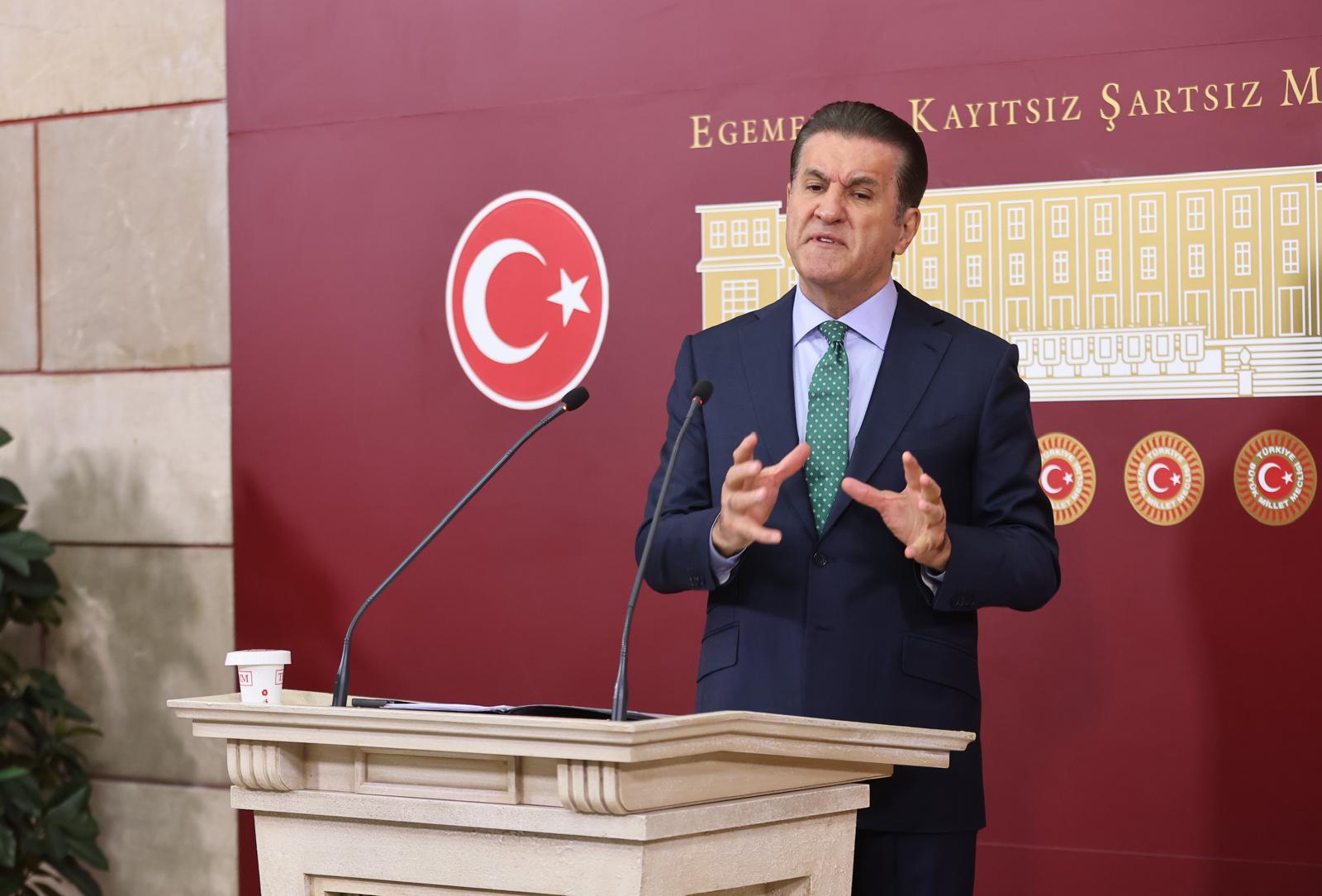 CHP Erzincan Milletvekili Mustafa Sarıgül, TBMM’de bir basın toplantısı düzenleyerek