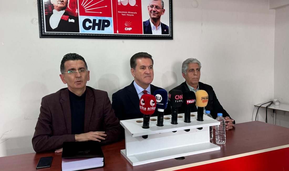 CHP Erzincan Milletvekili Mustafa Sarıgül, CHP Erzincan İl Başkanlığında bir