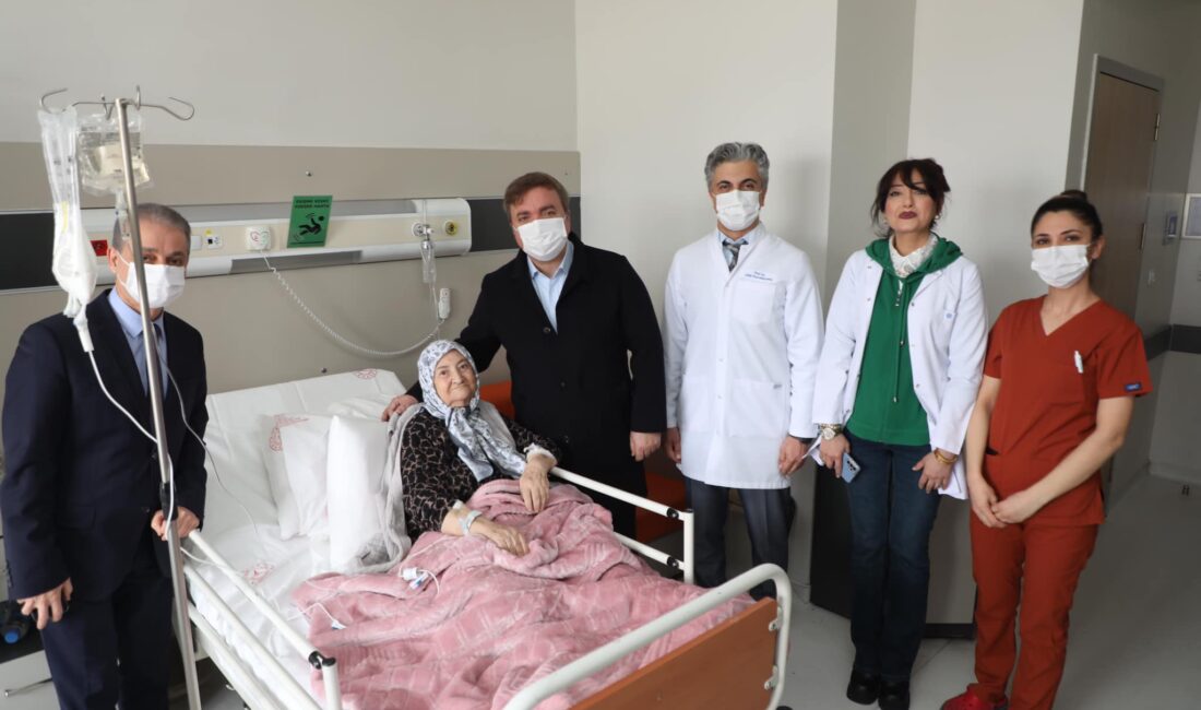 Erzincan Valisi Hamza Aydoğdu, İl Sağlık Müdürü Dr. Cihan Tekin