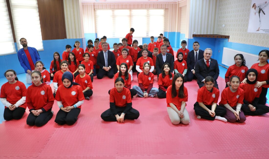 Erzincan Valisi Hamza Aydoğdu; Vali Yardımcısı Yusuf İzci, Erzincan Ticaret