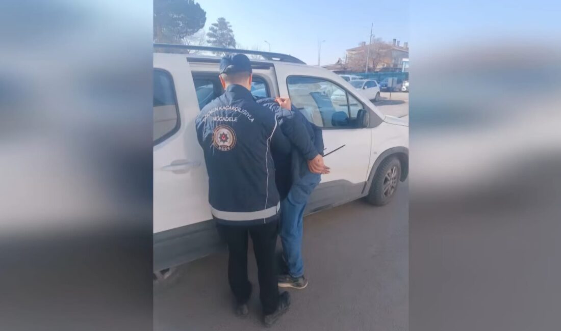 Erzincan polisinin yaptığı çalışma neticesinde yasa dışı yollardan ülkeye ve