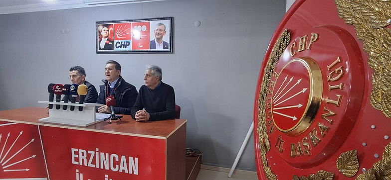 CHP Erzincan Milletvekili Mustafa Sarıgül, CHP Erzincan İl Başkanlığında bir