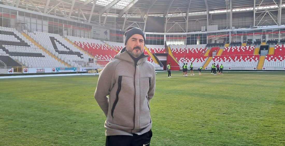 TFF 2. Lig Beyaz gurupta PLAY OFF mücadelesi veren 24Erzincanspor