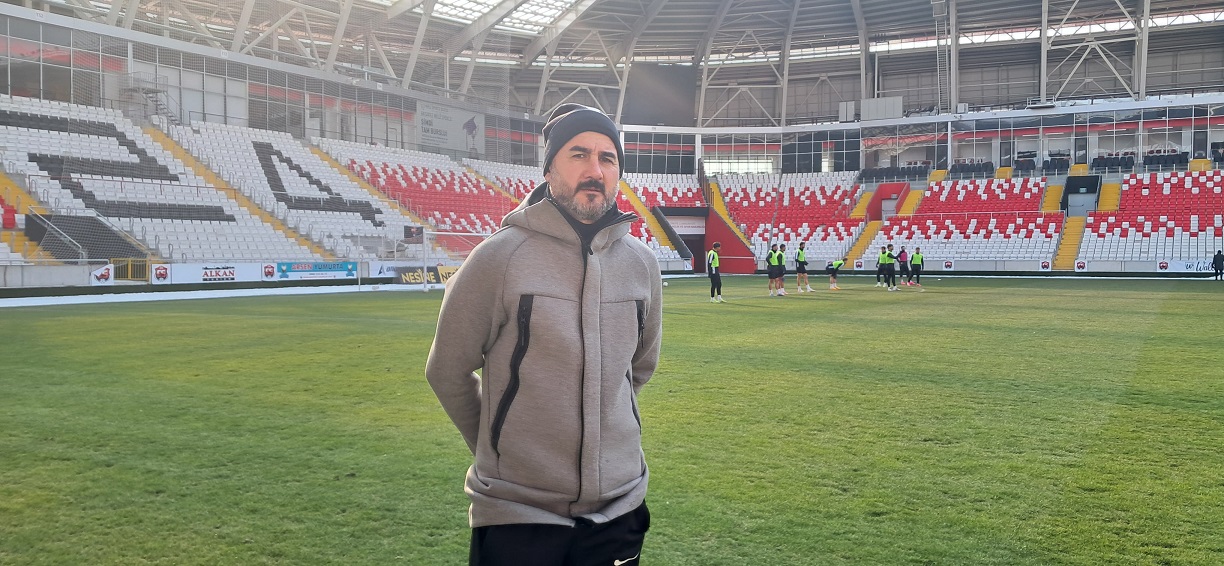 TFF 2. Lig Beyaz gurupta PLAY OFF mücadelesi veren 24Erzincanspor