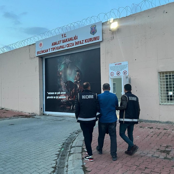 Erzincan Polisi araması bulunan şahıslara yönelik yaptığı operasyonlarda 26 yıl
