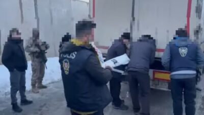 Erzincan polisinin yaptığı çalışma neticesinde yasa dışı yollardan ülkeye ve