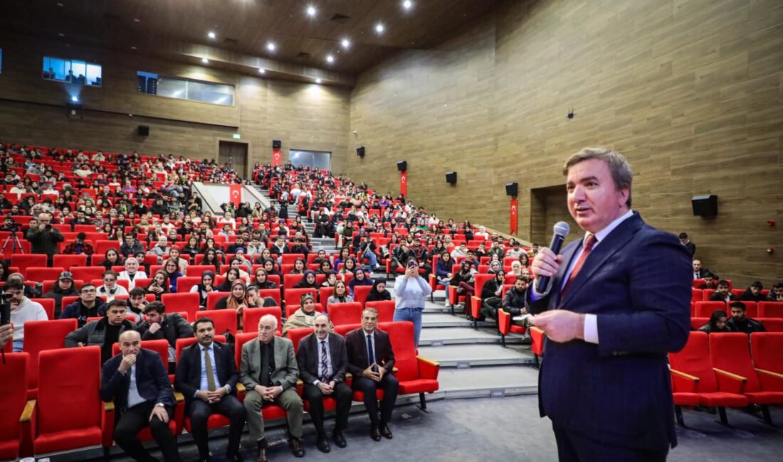 Erzincan Binali Yıldırım Üniversitesinde, üniversite öğrencilerinin istihdam edilebilirliğini artırmak ve